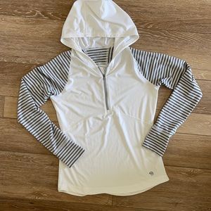 Mountain hardware women’s half zip hoodie shirt